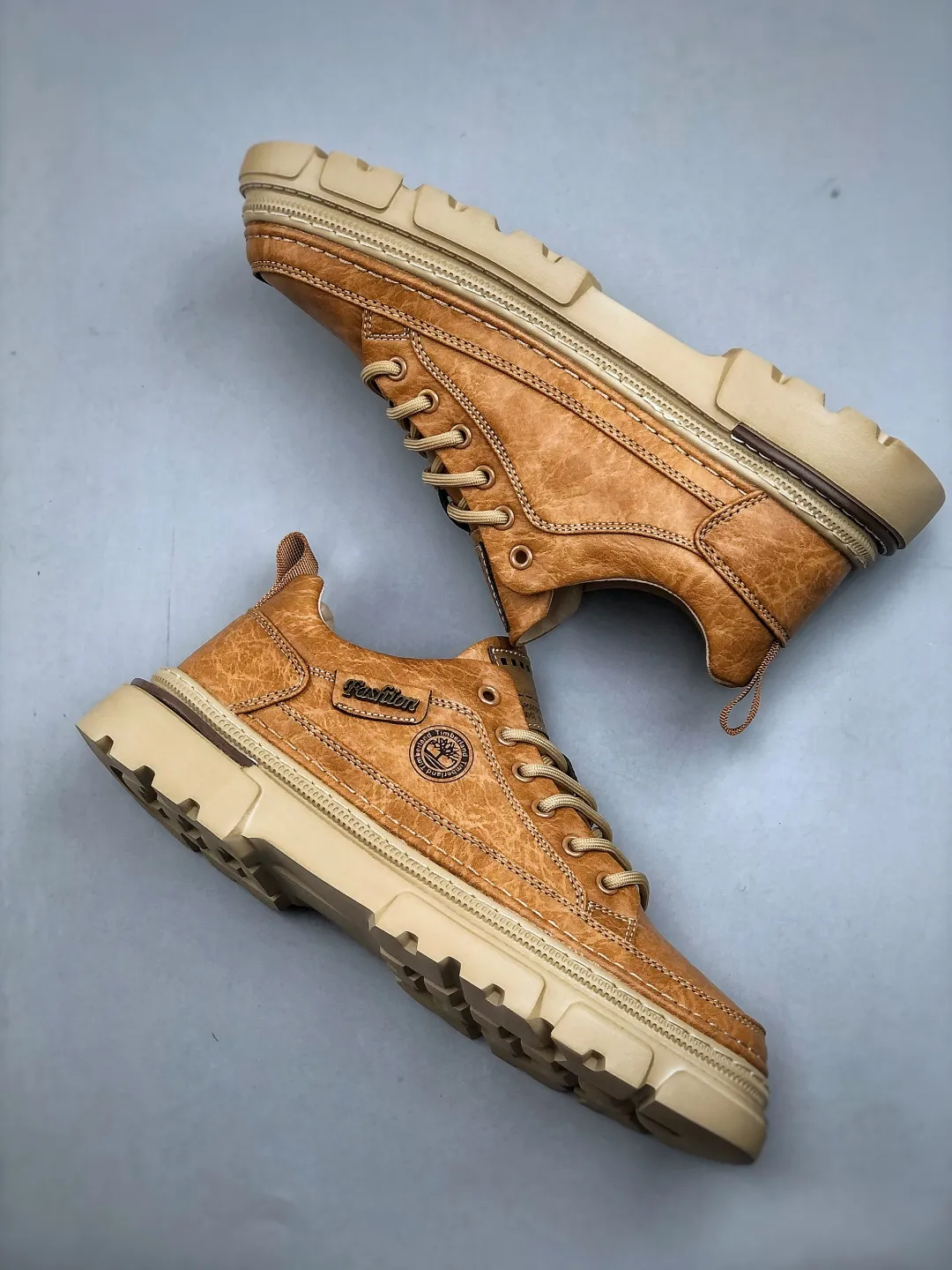 Local pickup 💰 520 supports store Timberland/Timberland classic 25ss new low-top (plus velvet) classic re-creation, brand new upgrade, Guangdong factory quality, original box and original packaging. The fabric is made of Italian 🇮🇹 top frosted mesh. It is paired with anti-odor and anti-corrosion genuine leather latex insoles to give you a perfect wearing experience. High-quality and durable, a must-have for sportsmen. Specially designed to handle handsomeness. High-quality and first-class foot feel. Exclusive supply Official item number: TB23066 Size: 39 40 41 42 43 44